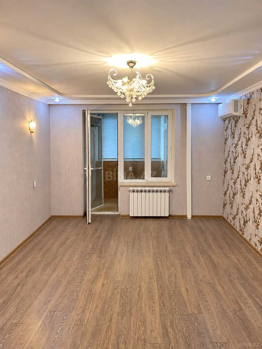 3 otaqlı Köhnə tikili, Qara Qarayev m., Bakı