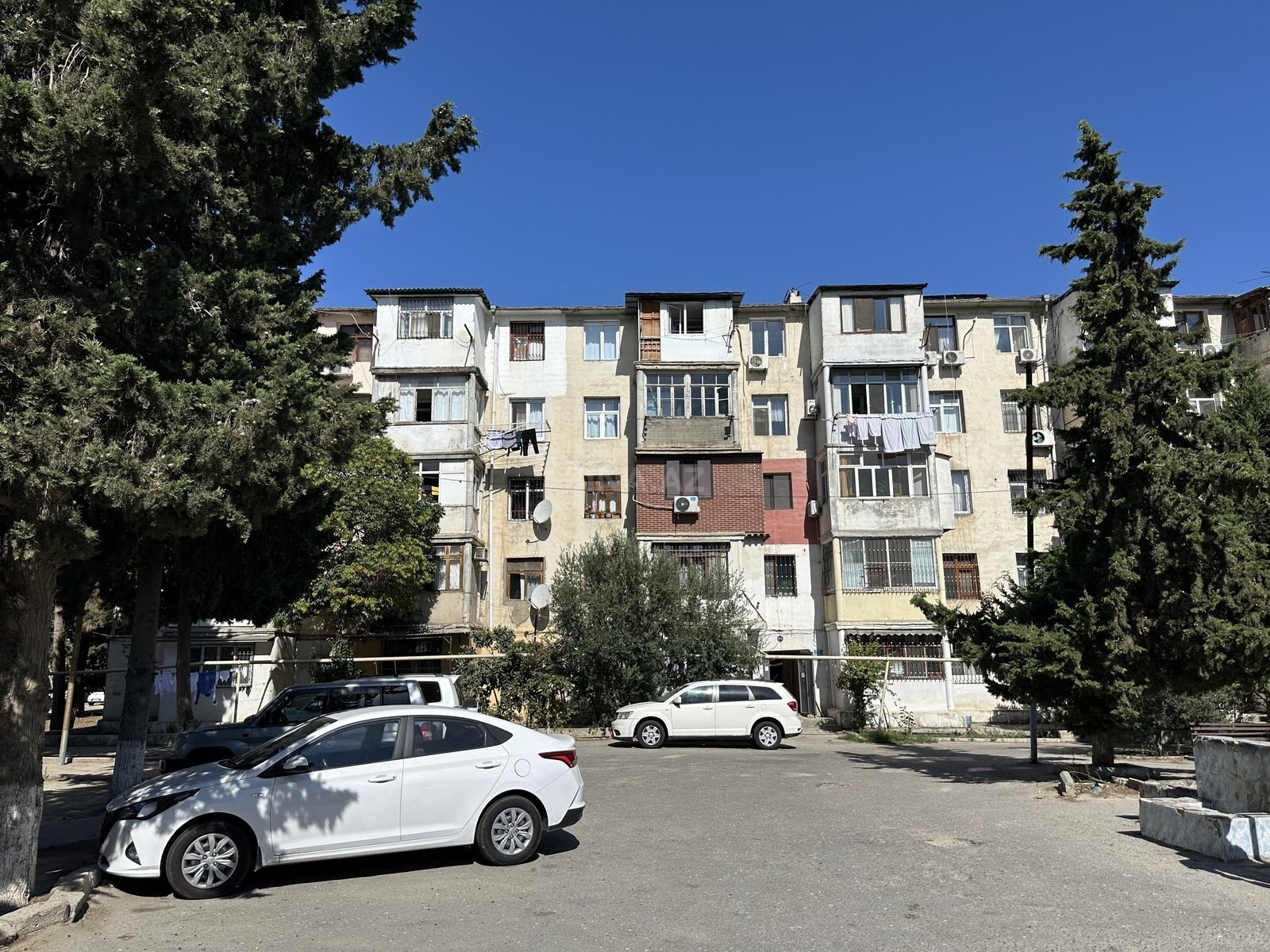 2 otaqlı Köhnə tikili, Qara Qarayev m., Bakı