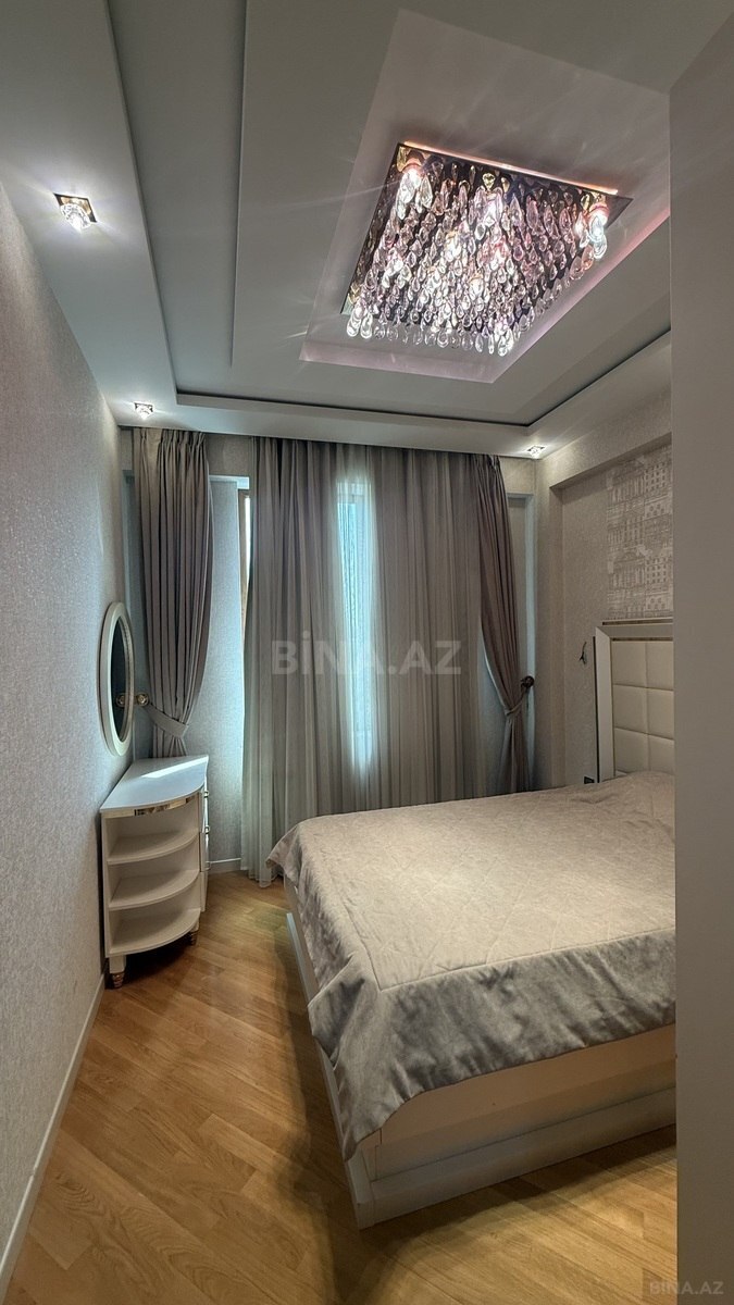 3 otaqlı Yeni tikili, Xırdalan