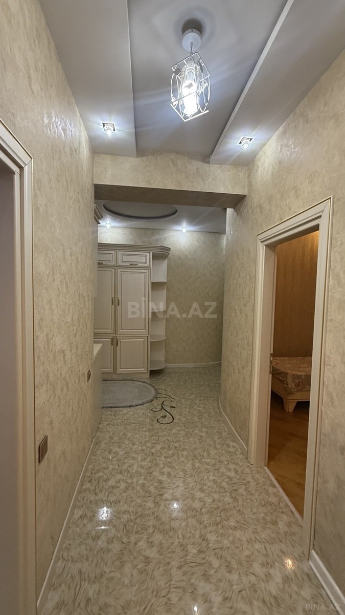 3 otaqlı Yeni tikili, Xırdalan