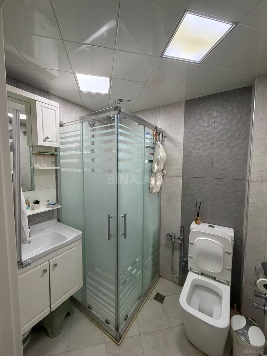 3 otaqlı Köhnə tikili, Qara Qarayev m., Bakı