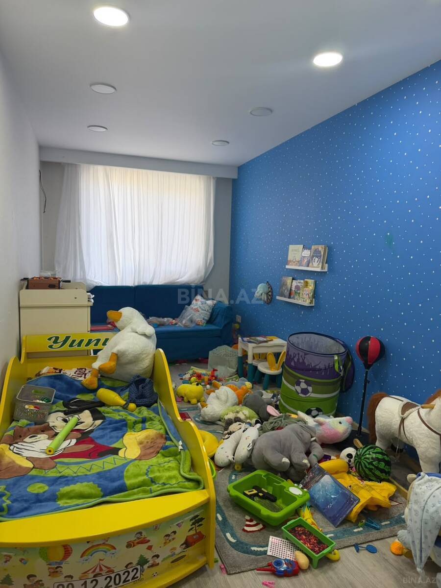 3 otaqlı Köhnə tikili, Qara Qarayev m., Bakı