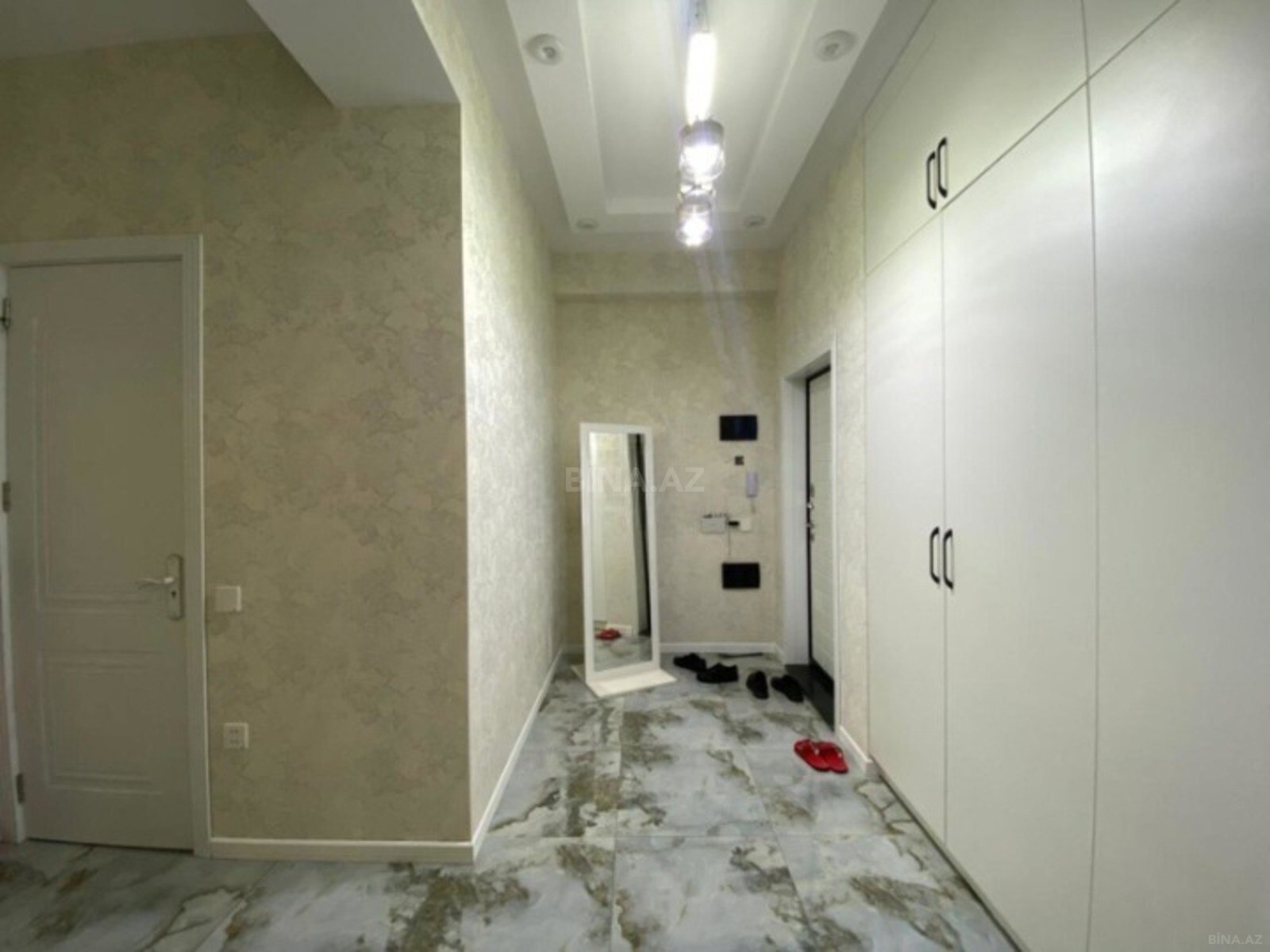 3 otaqlı Yeni tikili, Qara Qarayev m., Bakı