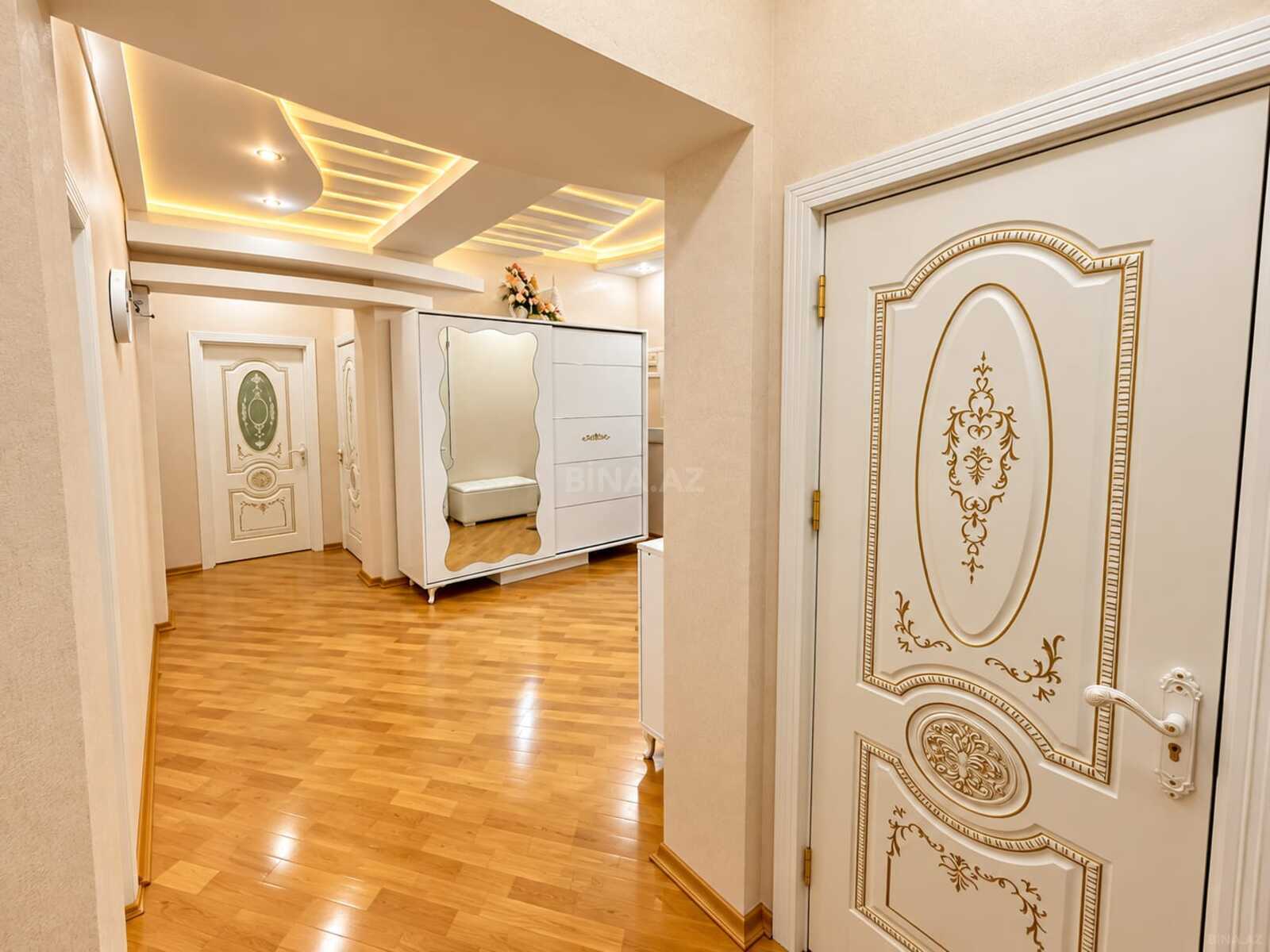 3 otaqlı Yeni tikili, İnşaatçılar m., Bakı