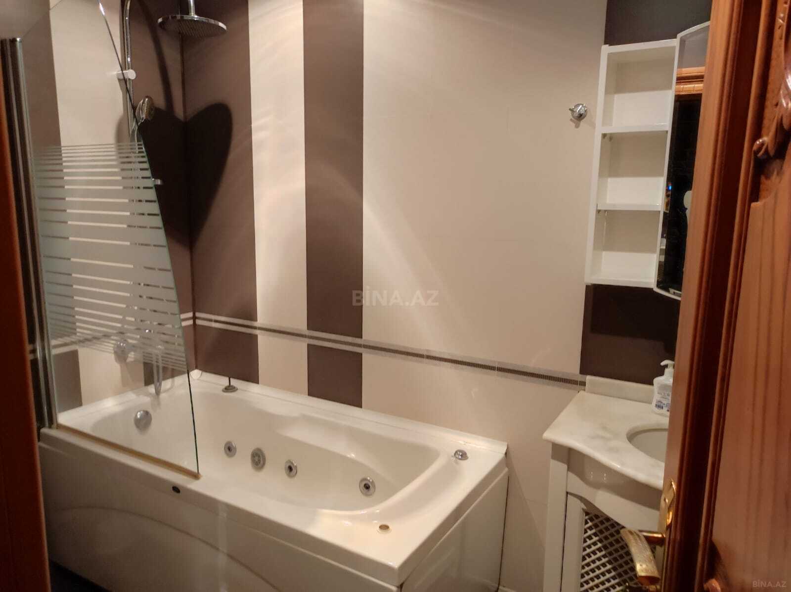 3 otaqlı Yeni tikili, 8 Noyabr m., Bakı