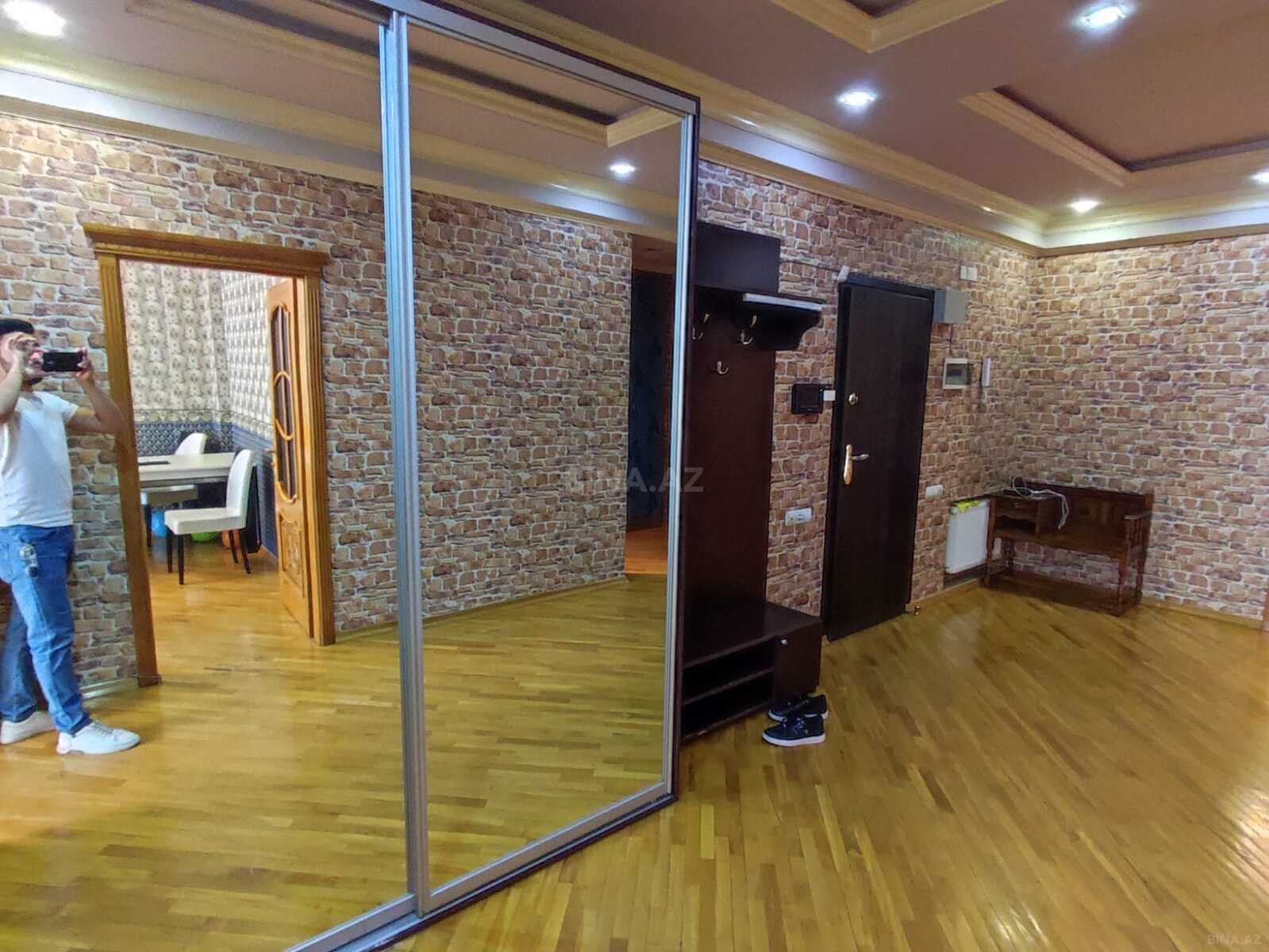 3 otaqlı Yeni tikili, 8 Noyabr m., Bakı