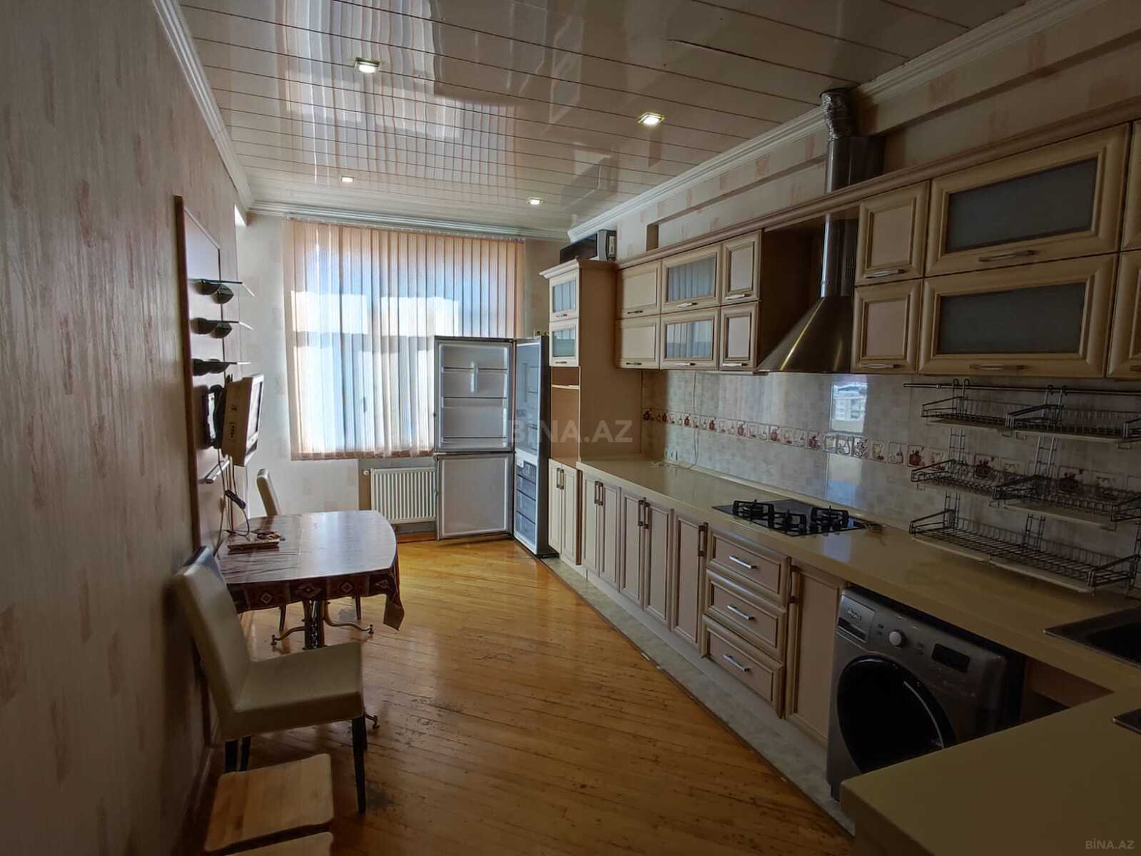 3 otaqlı Yeni tikili, 8 Noyabr m., Bakı