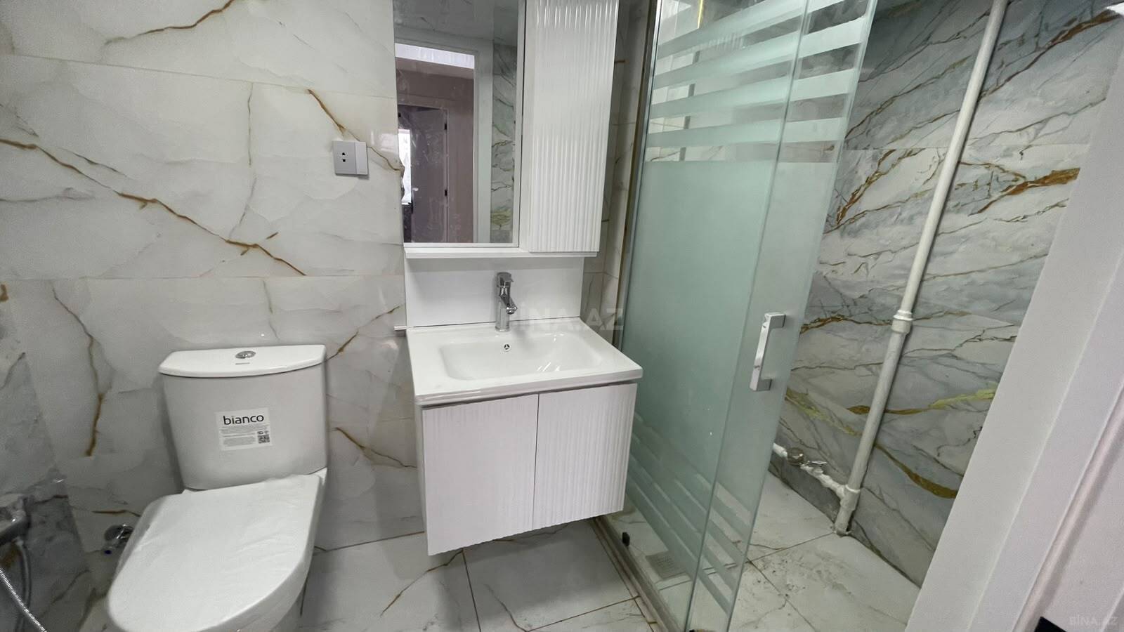 2 otaqlı Köhnə tikili, İnşaatçılar m., Bakı