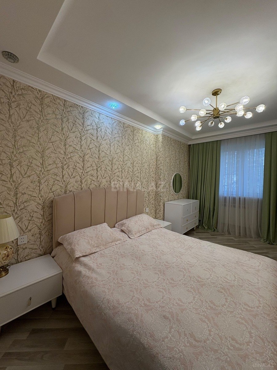 3 otaqlı Köhnə tikili, Xalqlar Dostluğu m., Bakı
