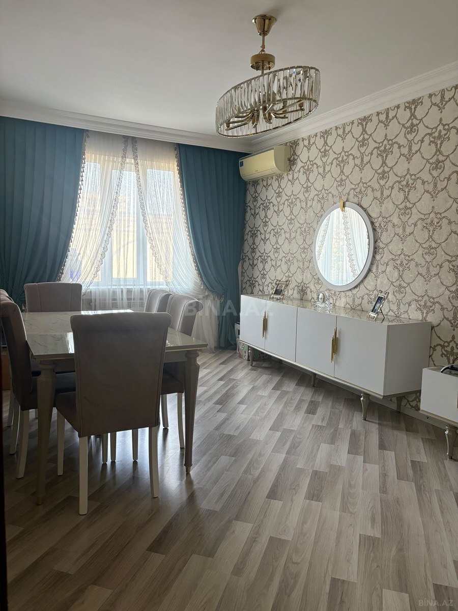 3 otaqlı Köhnə tikili, Xalqlar Dostluğu m., Bakı