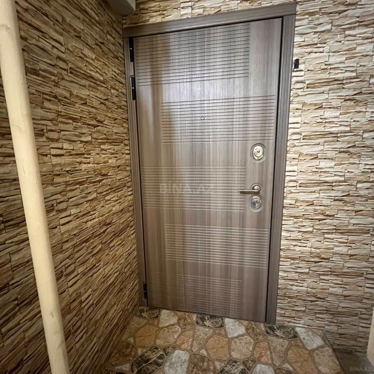 3 otaqlı Köhnə tikili, Xalqlar Dostluğu m., Bakı