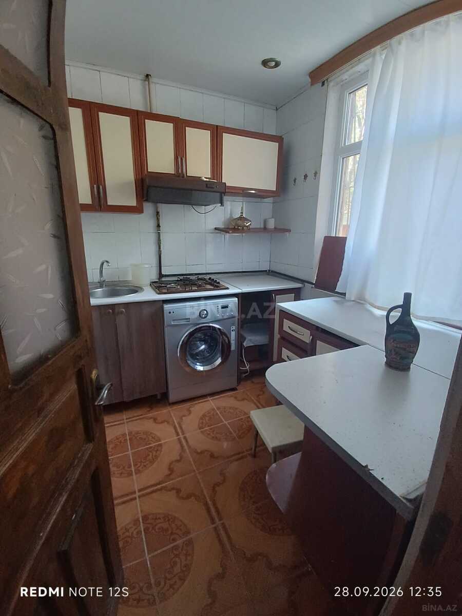 2 otaqlı Köhnə tikili, Memar Əcəmi m., Bakı