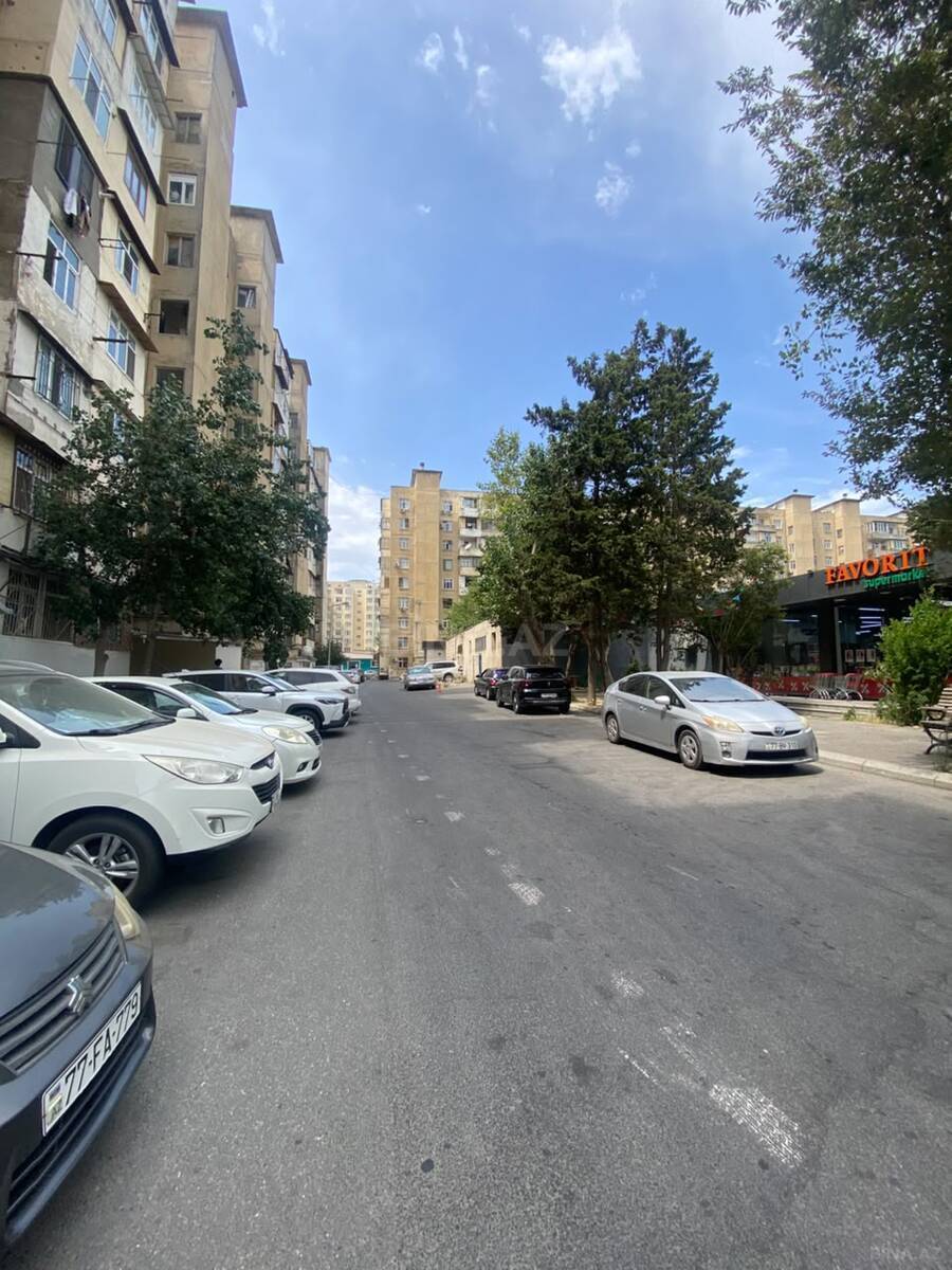 3 otaqlı Köhnə tikili, Xalqlar Dostluğu m., Bakı