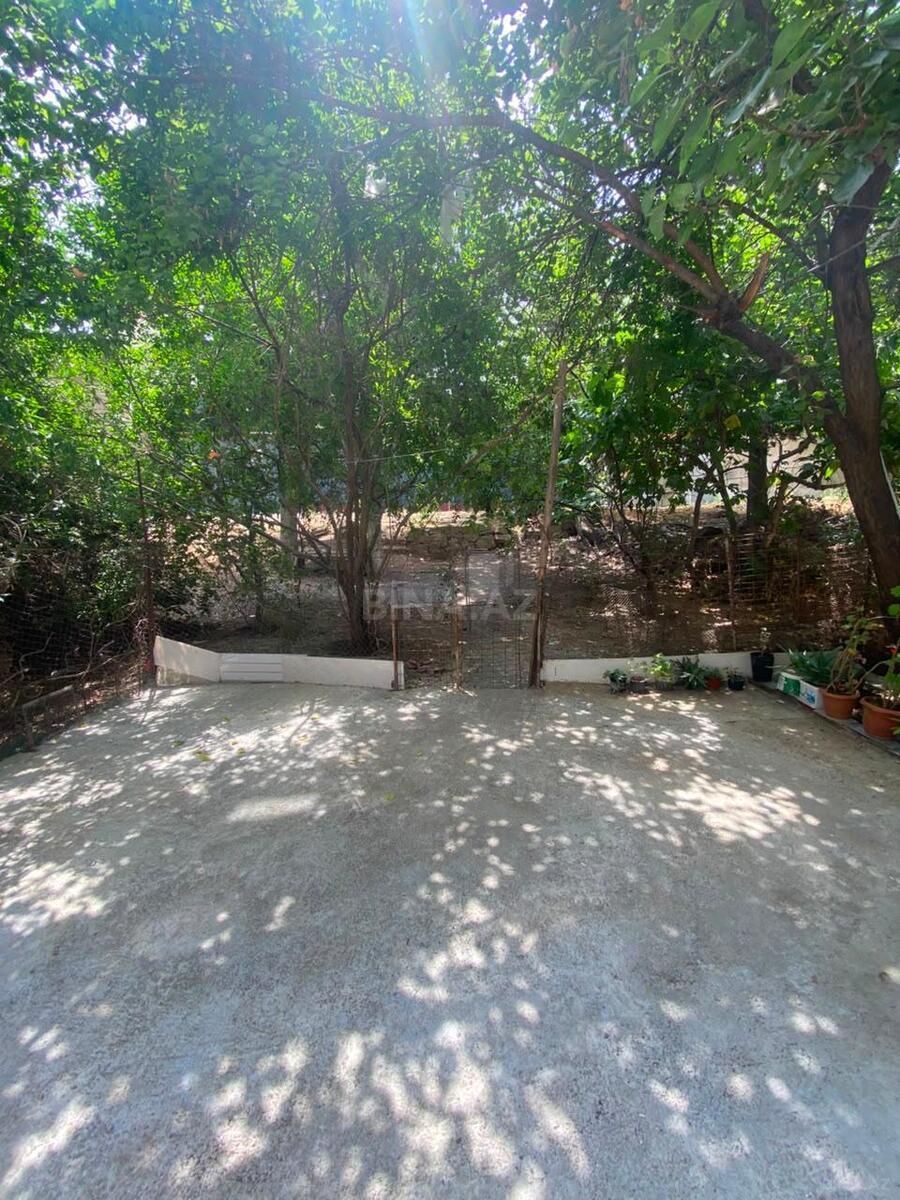 3 otaqlı Köhnə tikili, Xalqlar Dostluğu m., Bakı