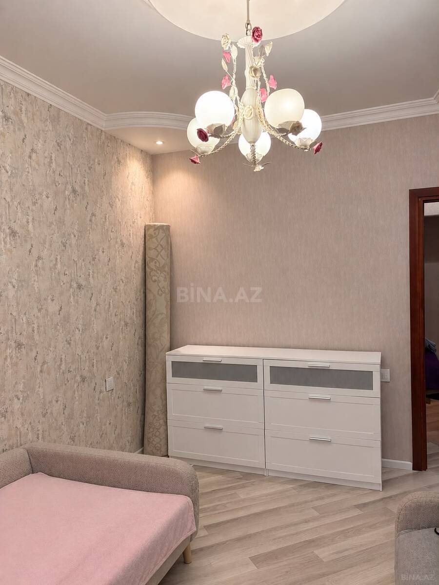 3 otaqlı Köhnə tikili, Xalqlar Dostluğu m., Bakı
