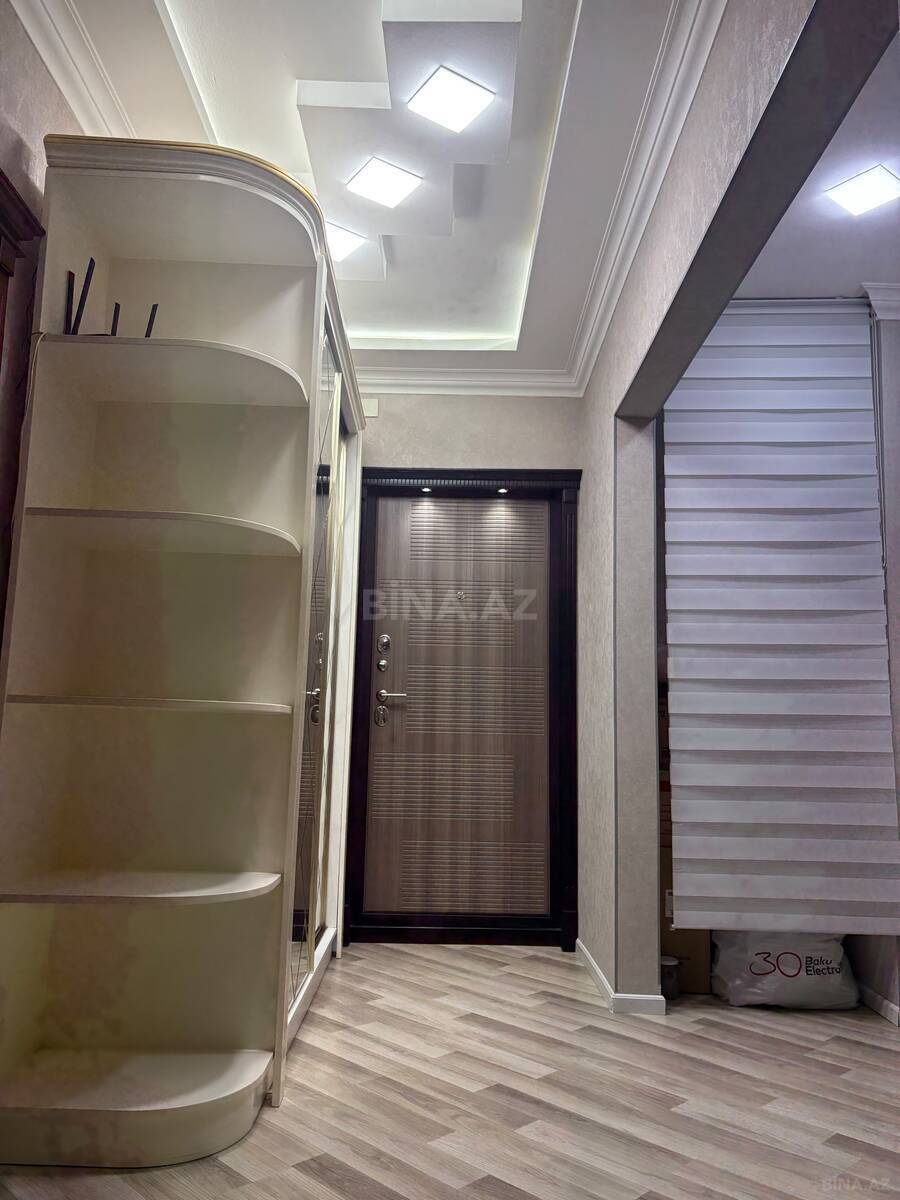 3 otaqlı Köhnə tikili, Xalqlar Dostluğu m., Bakı