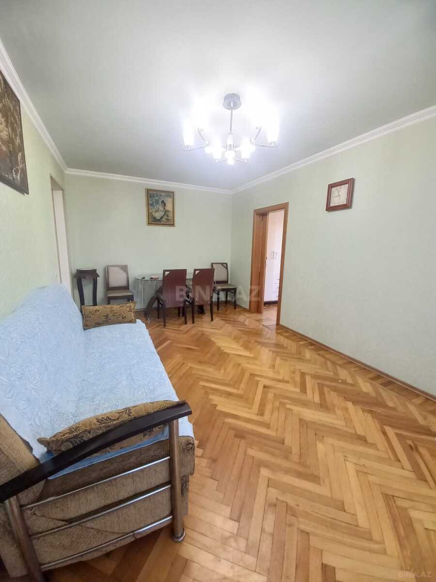 2 otaqlı Köhnə tikili, Elmlər Akademiyası m., Bakı