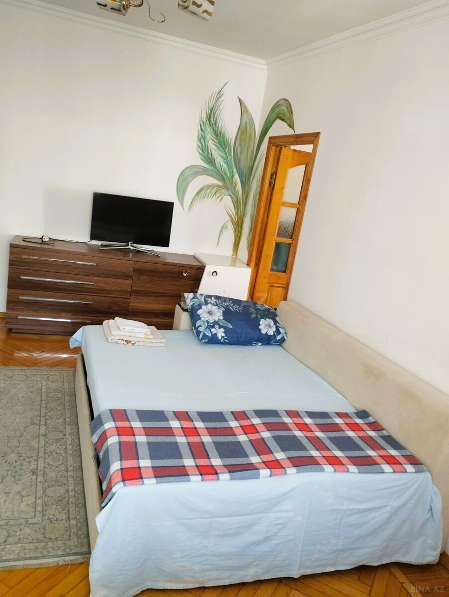 2 otaqlı Köhnə tikili, 28 May m., Bakı