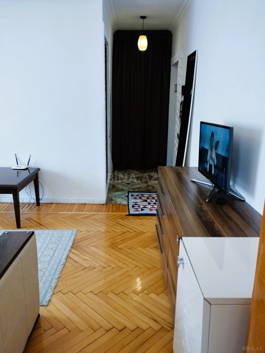 2 otaqlı Köhnə tikili, 28 May m., Bakı