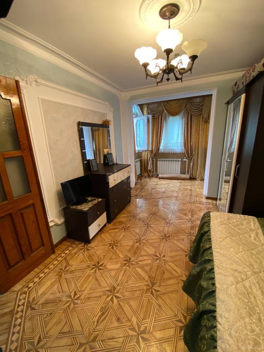 3 otaqlı Köhnə tikili, İnşaatçılar m., Bakı