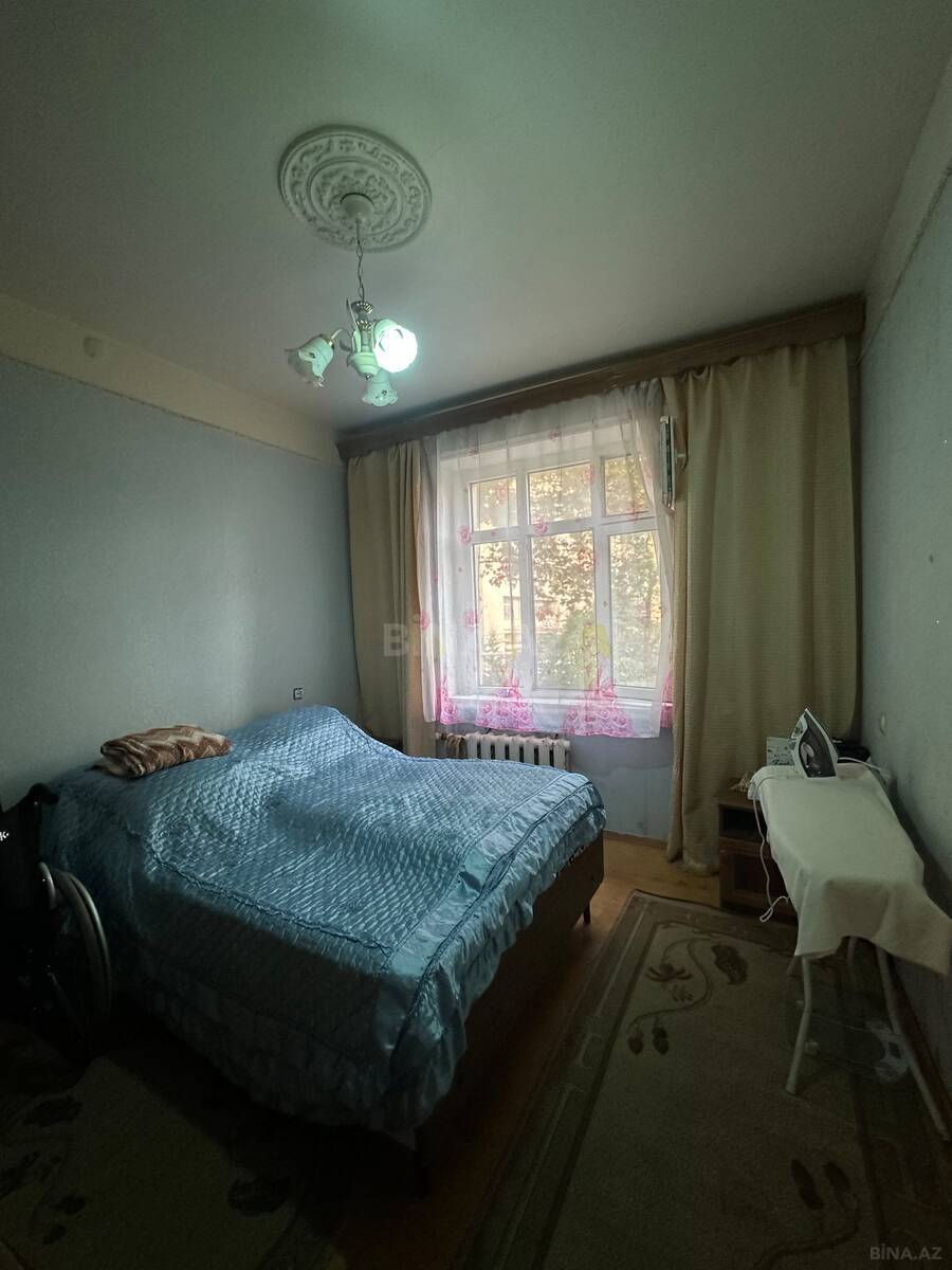 4 otaqlı Köhnə tikili, Bakıxanov q., Bakı