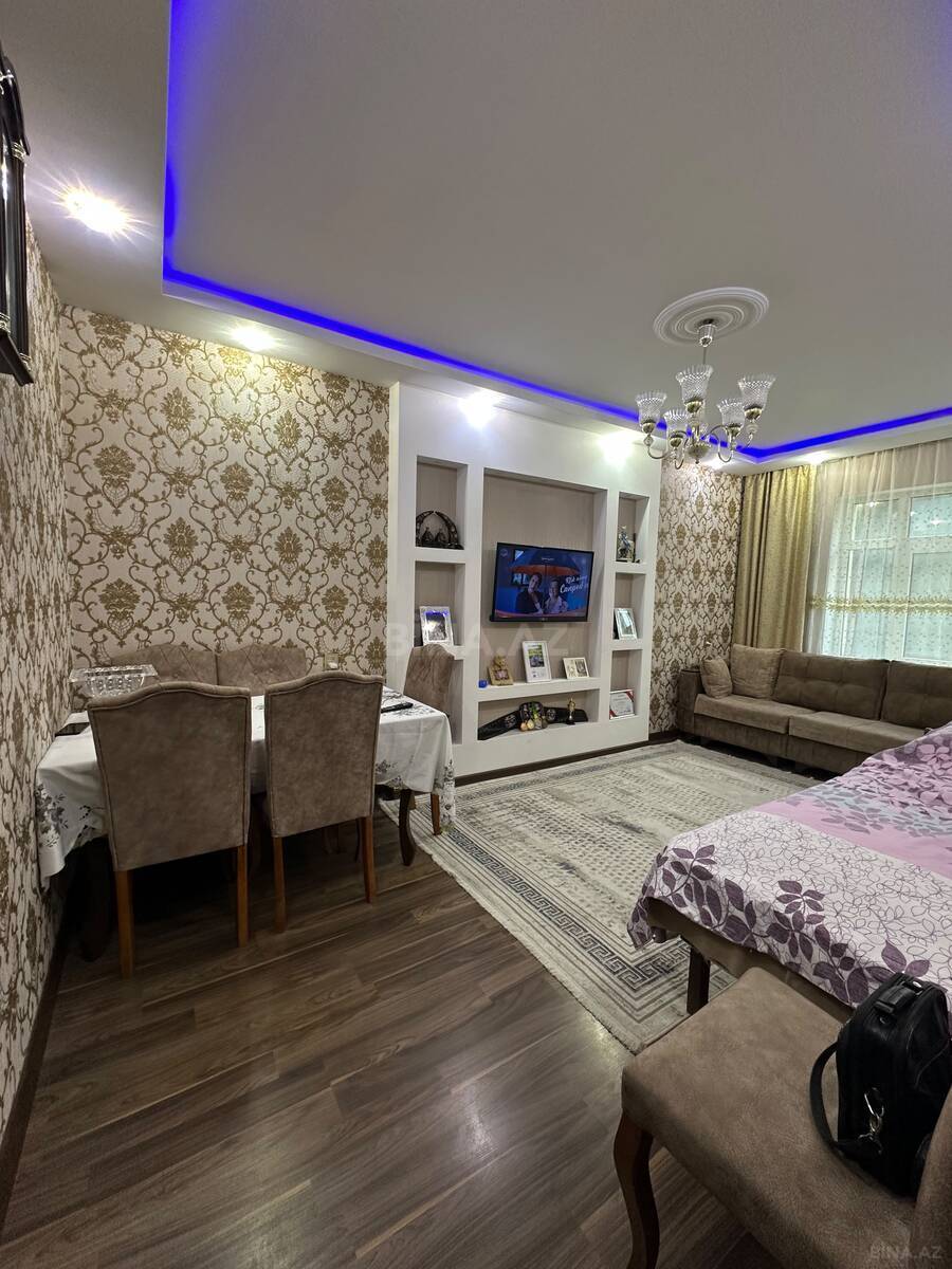 4 otaqlı Köhnə tikili, Bakıxanov q., Bakı