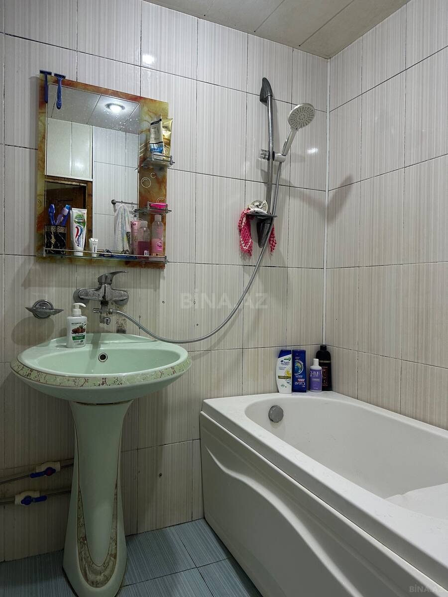 4 otaqlı Köhnə tikili, Bakıxanov q., Bakı