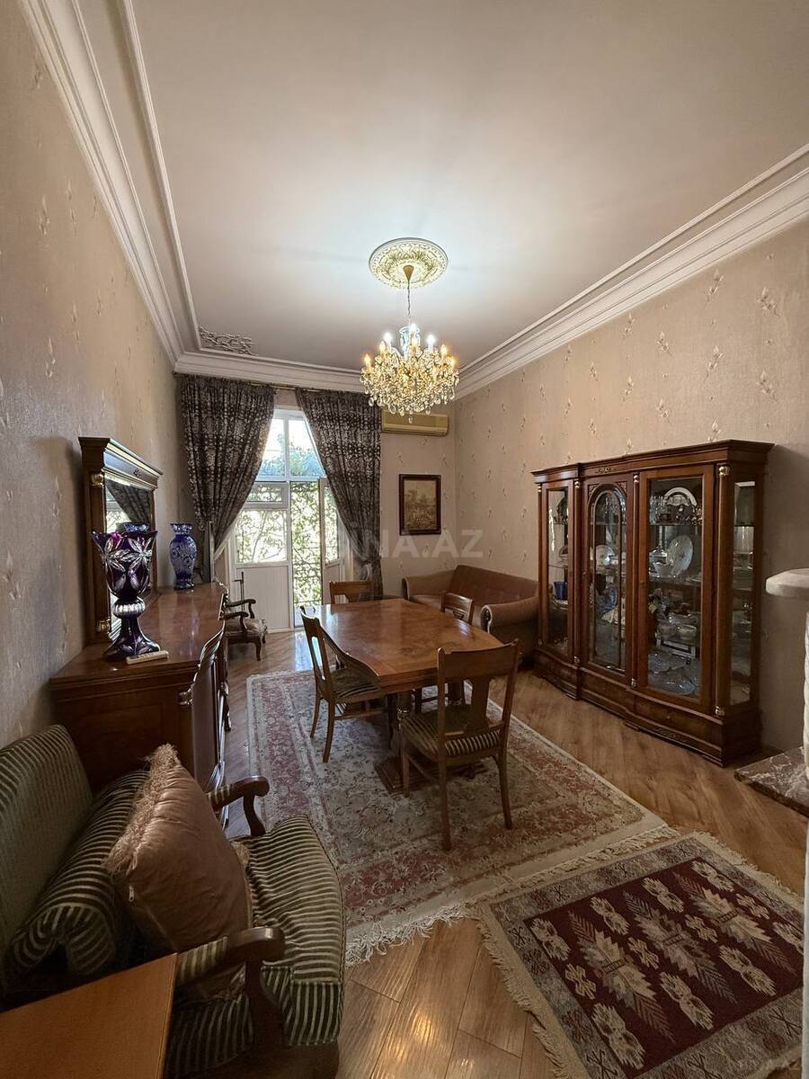 3 otaqlı Köhnə tikili, İçəri Şəhər m., Bakı