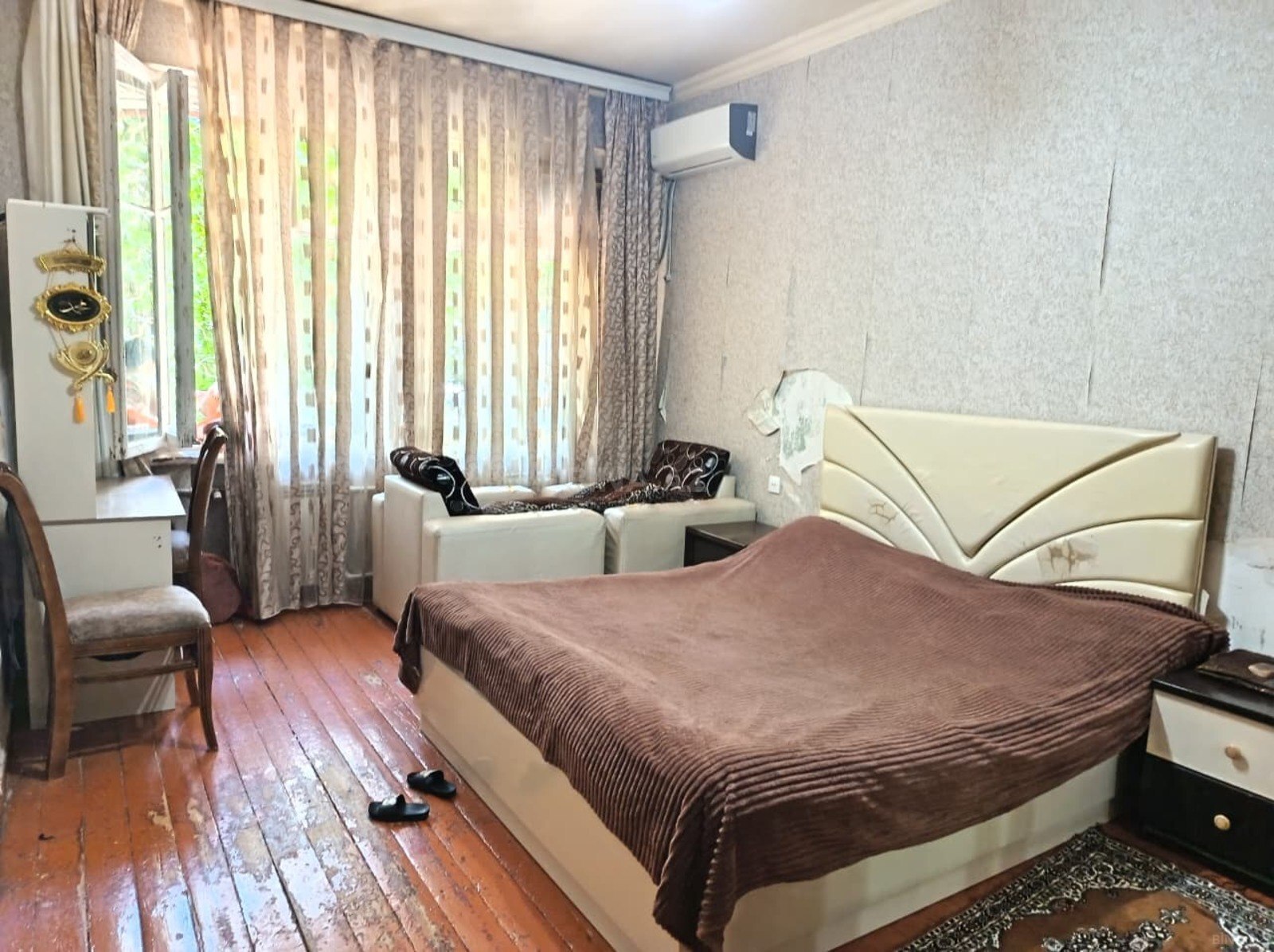 3 otaqlı Köhnə tikili, Elmlər Akademiyası m., Bakı