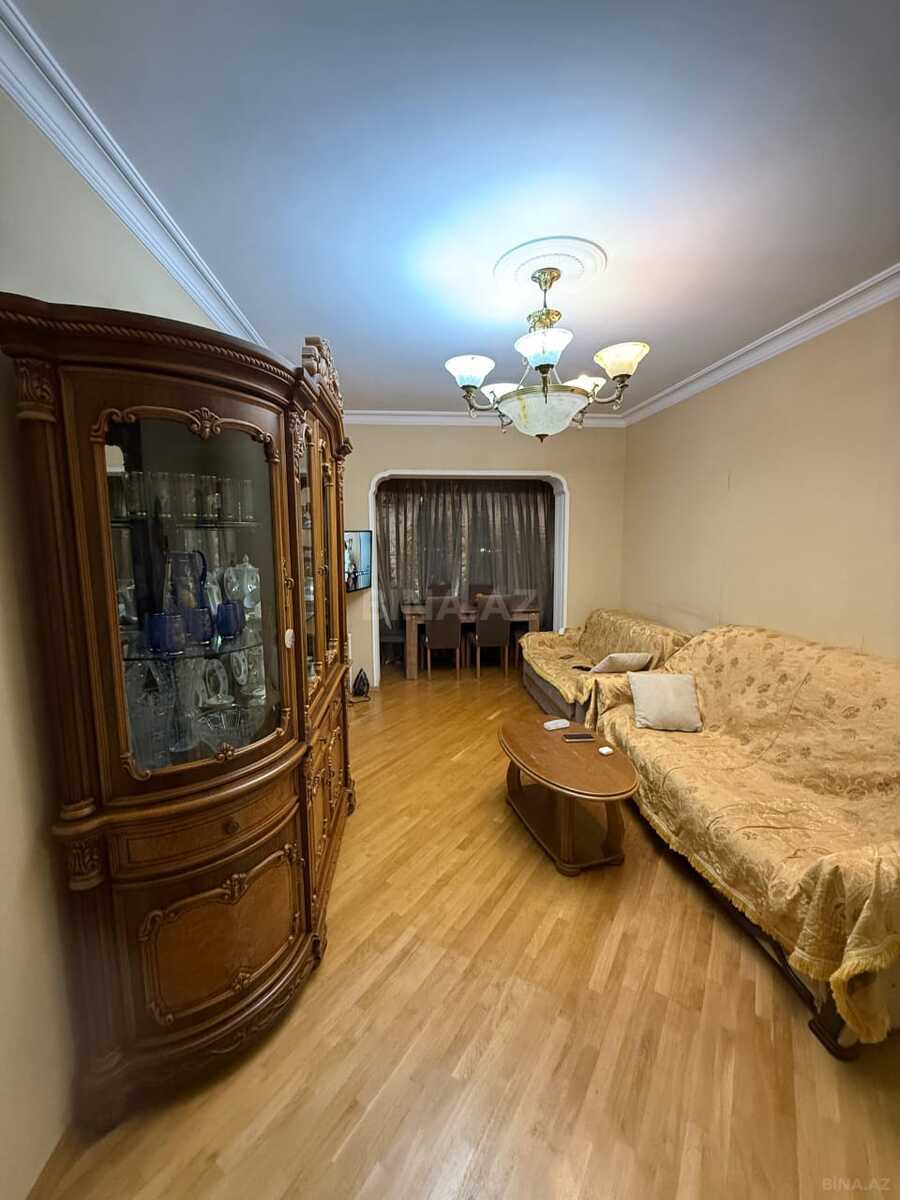 4 otaqlı Köhnə tikili, Əhmədli m., Bakı