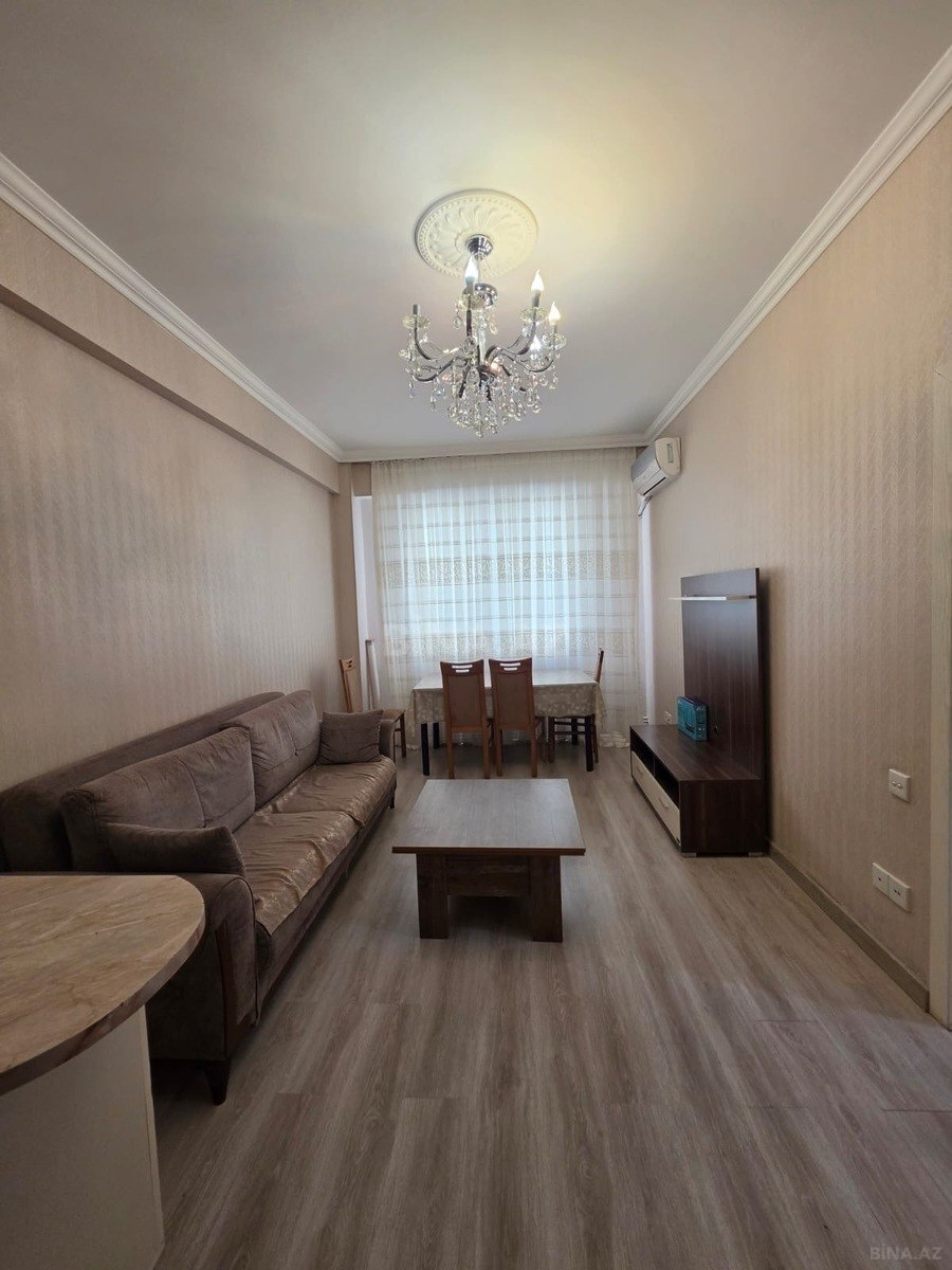 3 otaqlı Yeni tikili, Xırdalan