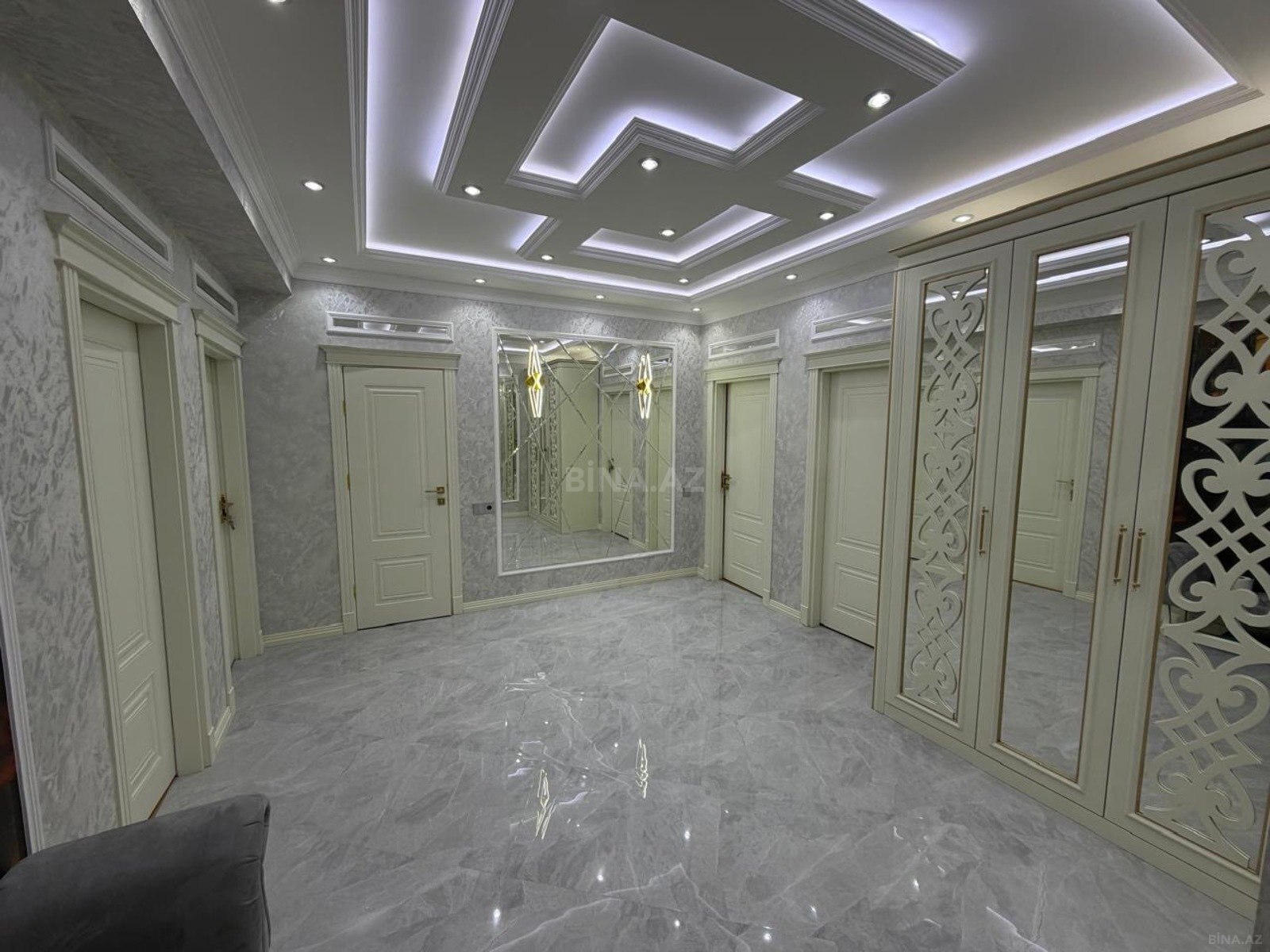 3 otaqlı Yeni tikili, Neftçilər m., Bakı