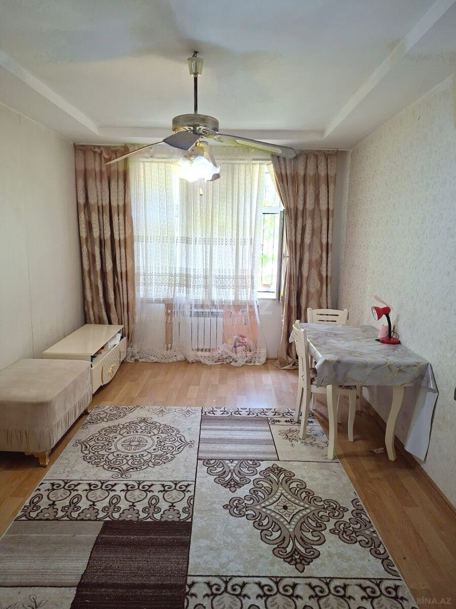 3 otaqlı Köhnə tikili, Elmlər Akademiyası m., Bakı