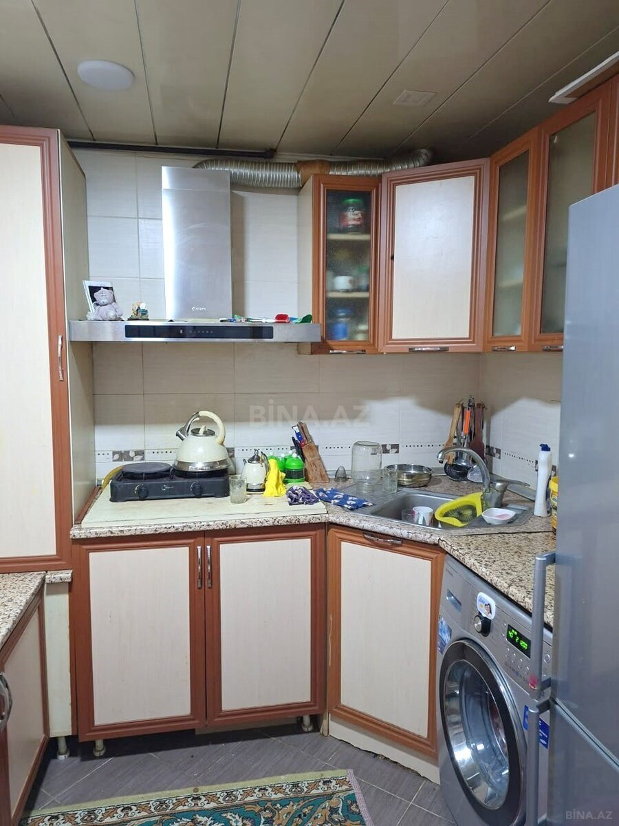 3 otaqlı Köhnə tikili, Elmlər Akademiyası m., Bakı