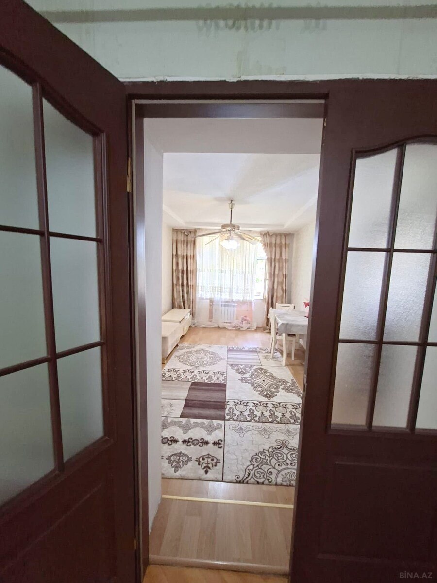 3 otaqlı Köhnə tikili, Elmlər Akademiyası m., Bakı