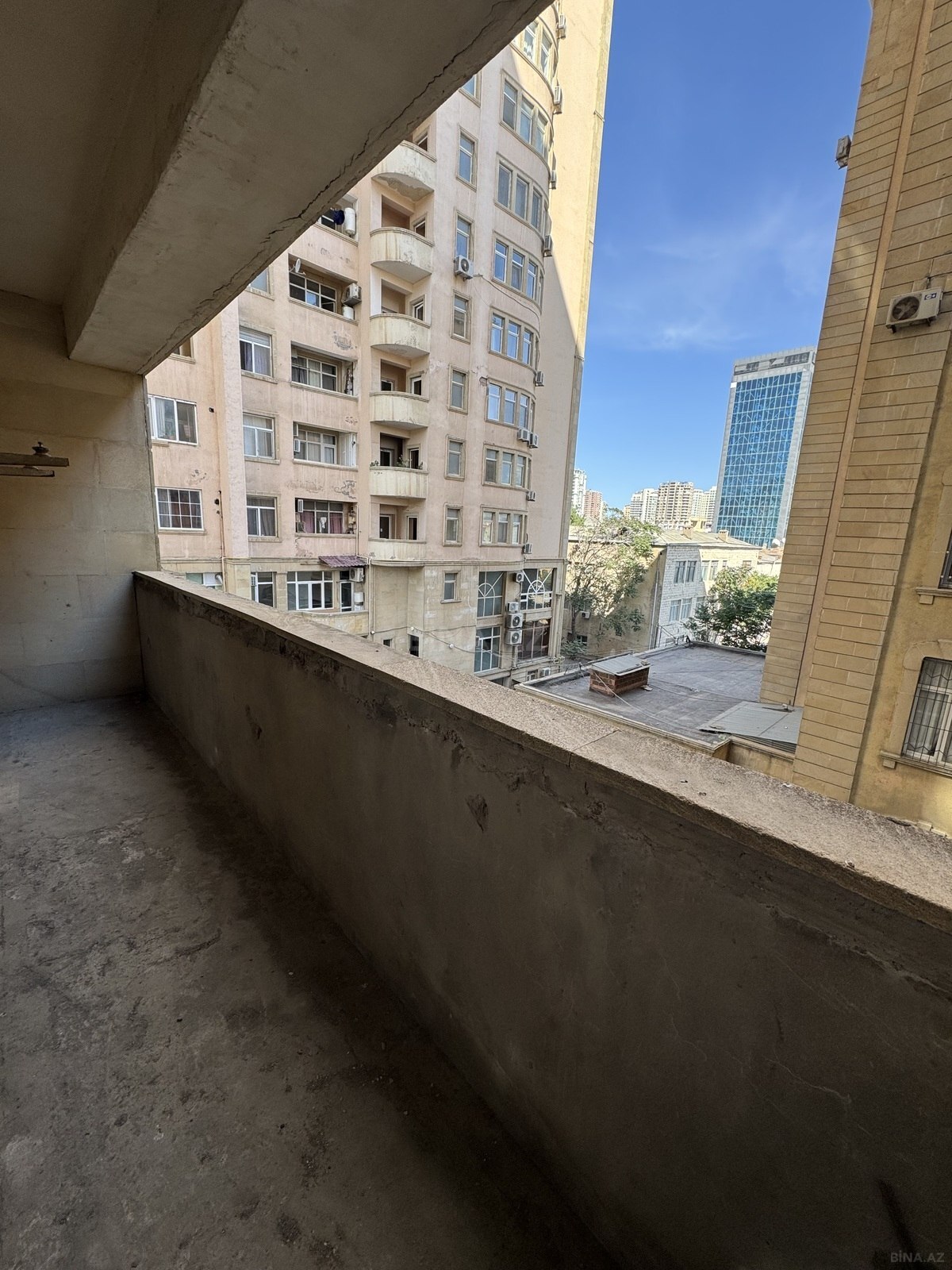 3 otaqlı Yeni tikili, Nizami m., Bakı
