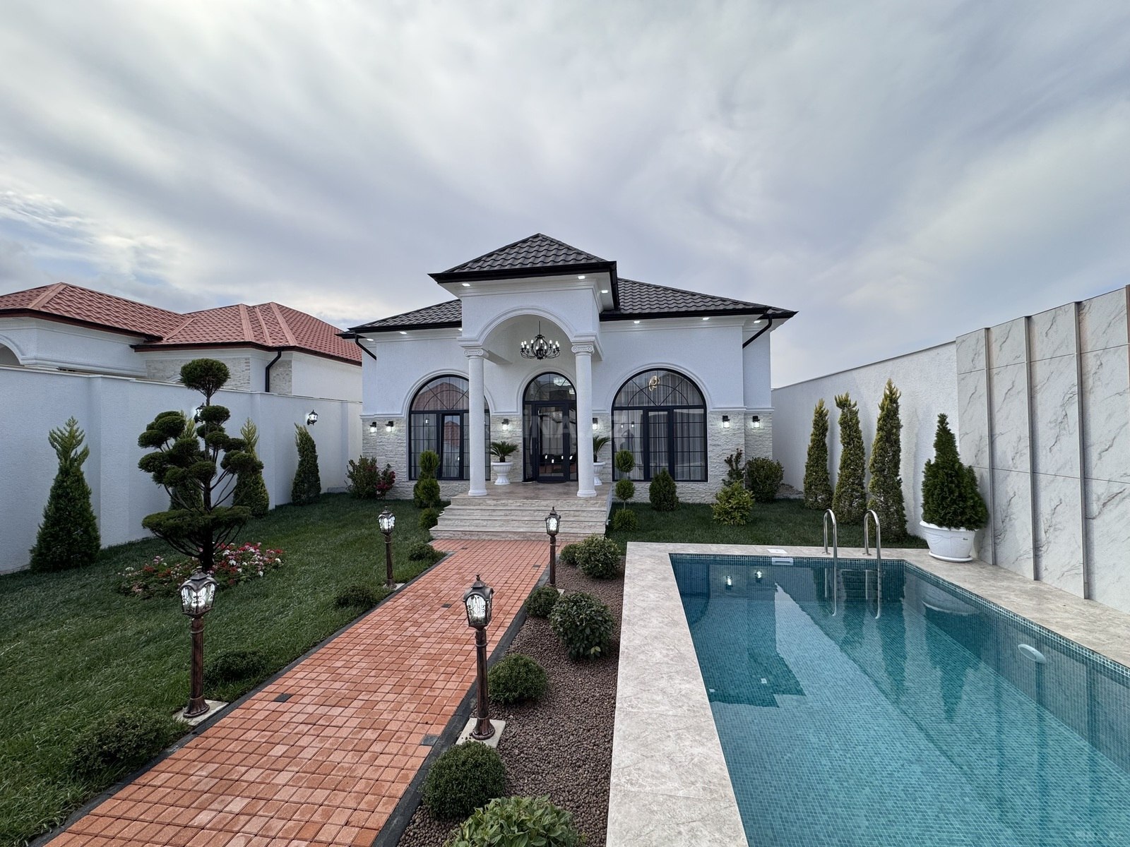 4 otaqlı Həyət evi/Bağ evi, Şüvəlan q., Bakı