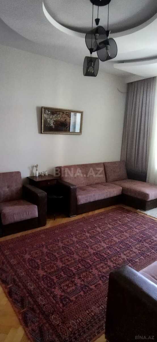 3 otaqlı Köhnə tikili, Nizami m., Bakı