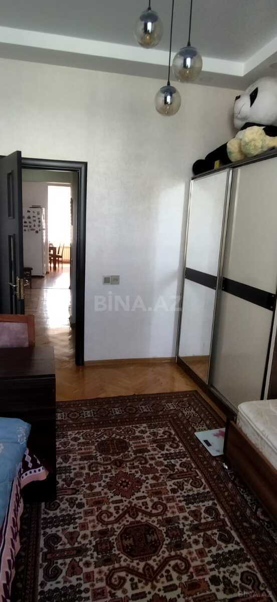 3 otaqlı Köhnə tikili, Nizami m., Bakı