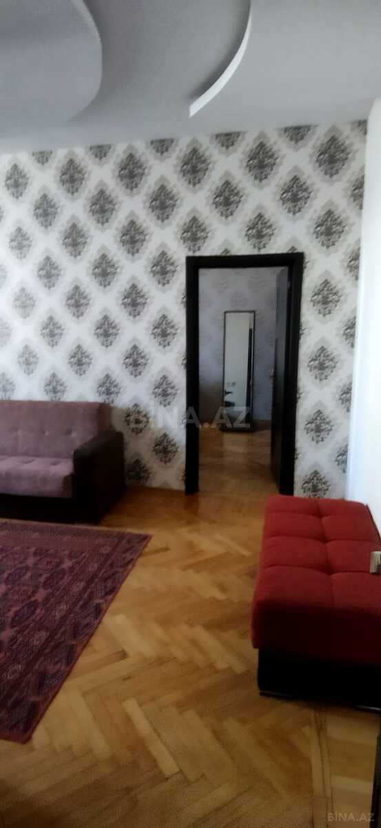 3 otaqlı Köhnə tikili, Nizami m., Bakı