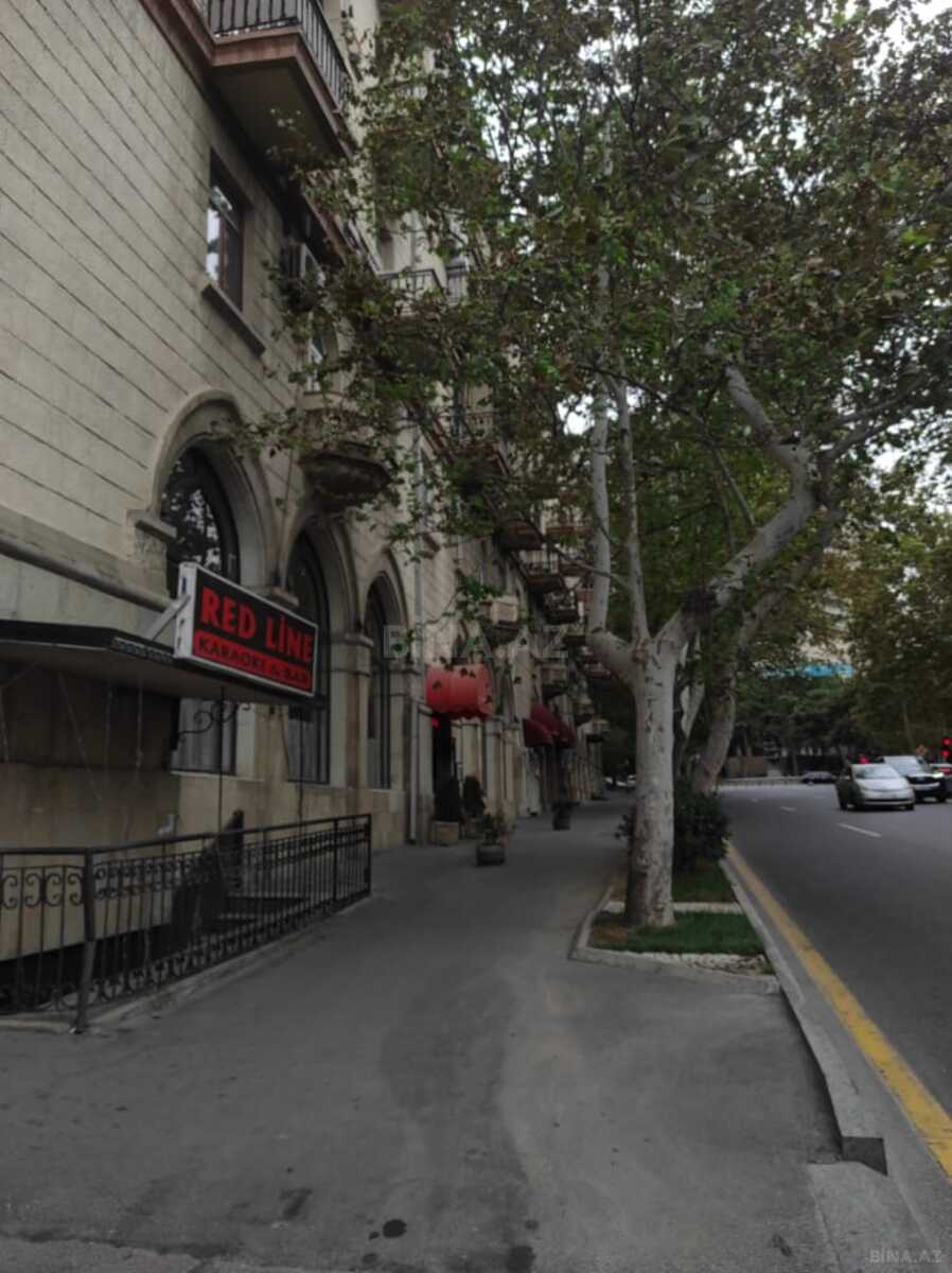 2 otaqlı Köhnə tikili, Nizami m., Bakı