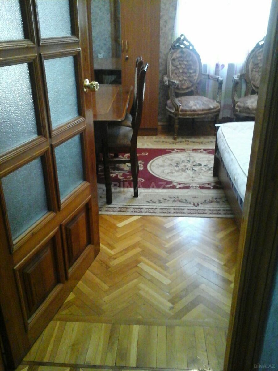 2 otaqlı Köhnə tikili, Nizami m., Bakı