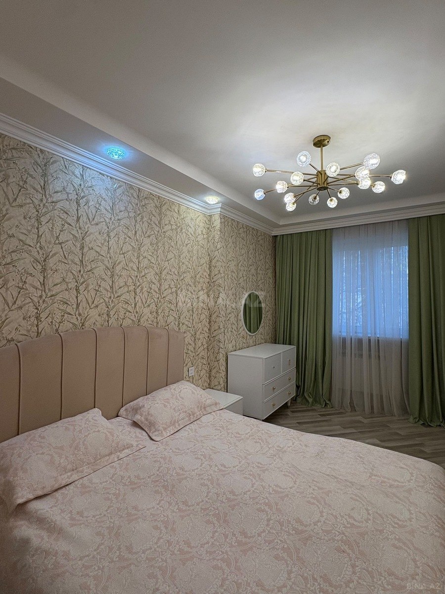 3 otaqlı Köhnə tikili, Xalqlar Dostluğu m., Bakı