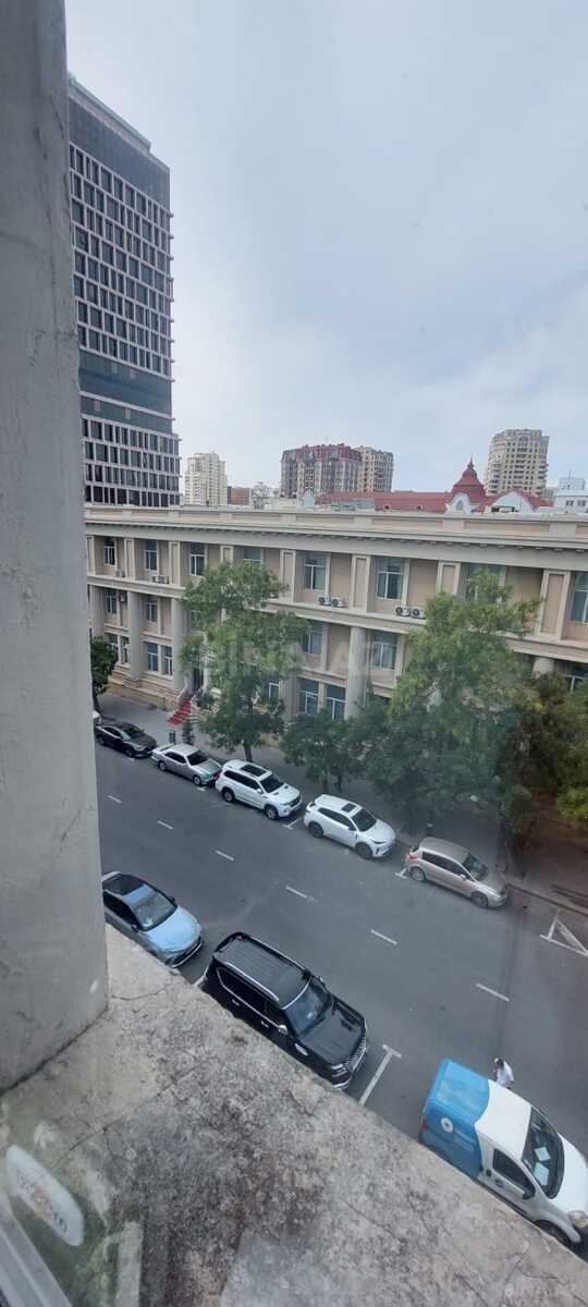 2 otaqlı Köhnə tikili, 28 May m., Bakı