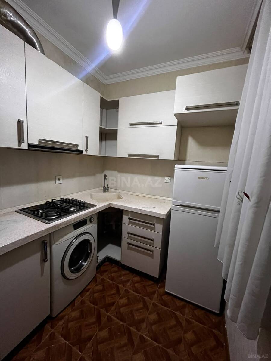 2 otaqlı Köhnə tikili, Memar Əcəmi m., Bakı