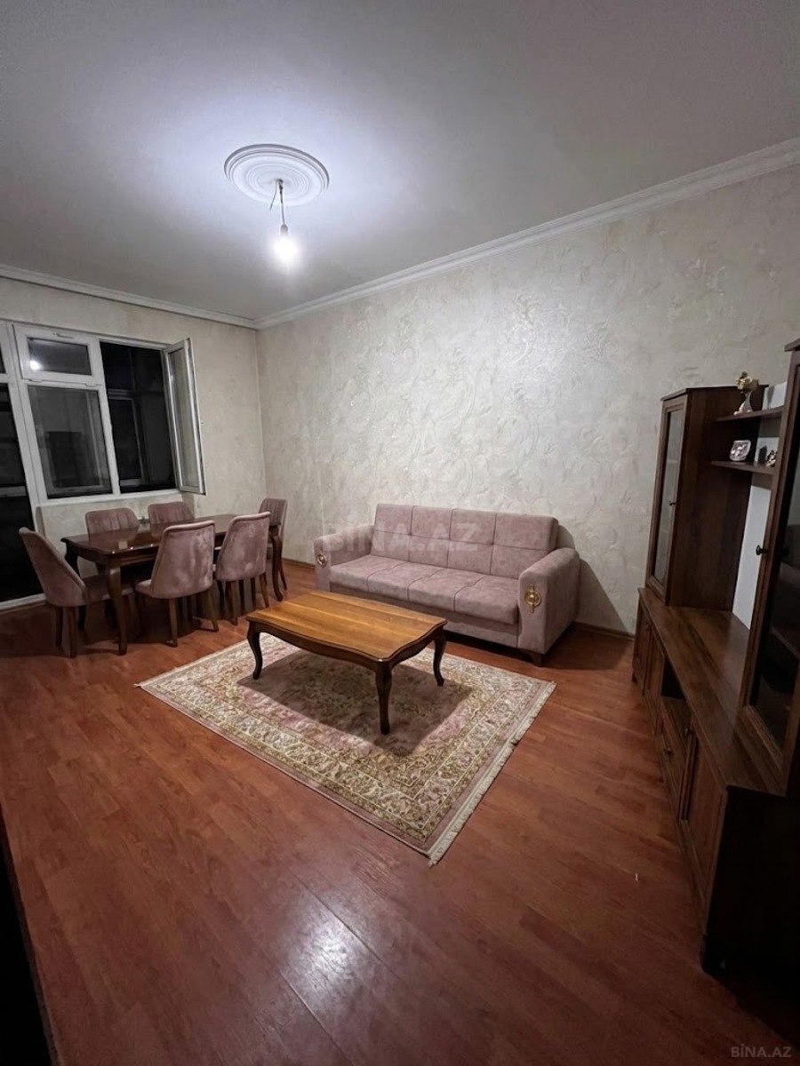 2 otaqlı Köhnə tikili, Memar Əcəmi m., Bakı