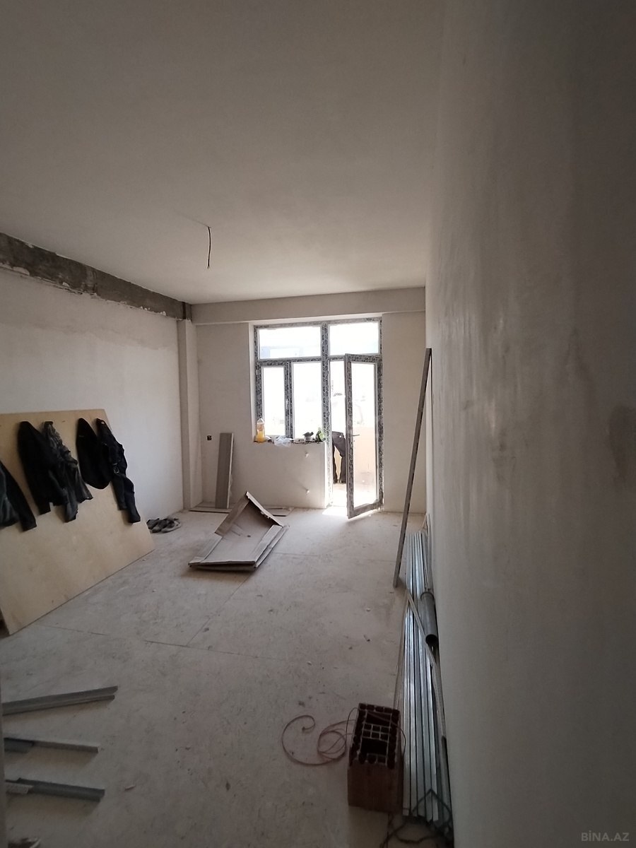 3 otaqlı Yeni tikili, Xırdalan