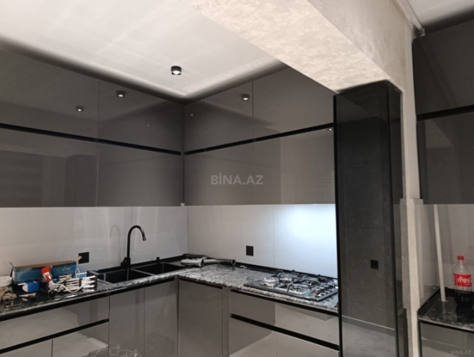 3 otaqlı Köhnə tikili, Xətai r., Bakı