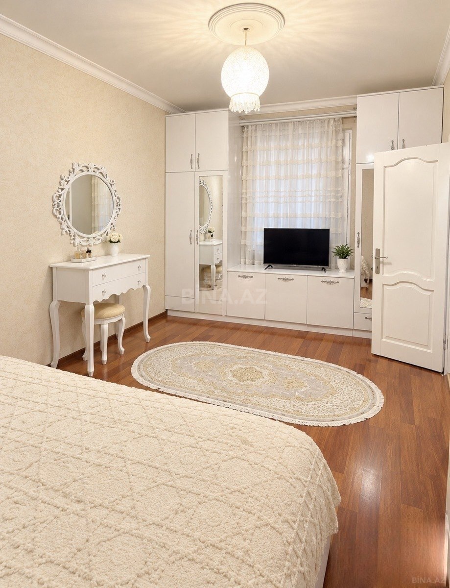 3 otaqlı Köhnə tikili, Memar Əcəmi m., Bakı