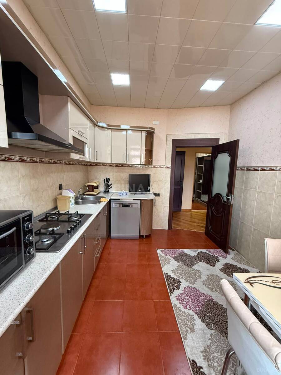 3 otaqlı Yeni tikili, Nizami m., Bakı
